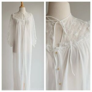 VINTAGE 40s/50s Faerie Surelock Sheer Nylon Butterfly Lace Peignoir Gown (S)